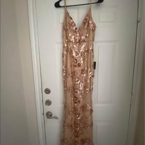 Lulu’s gold sequin dress